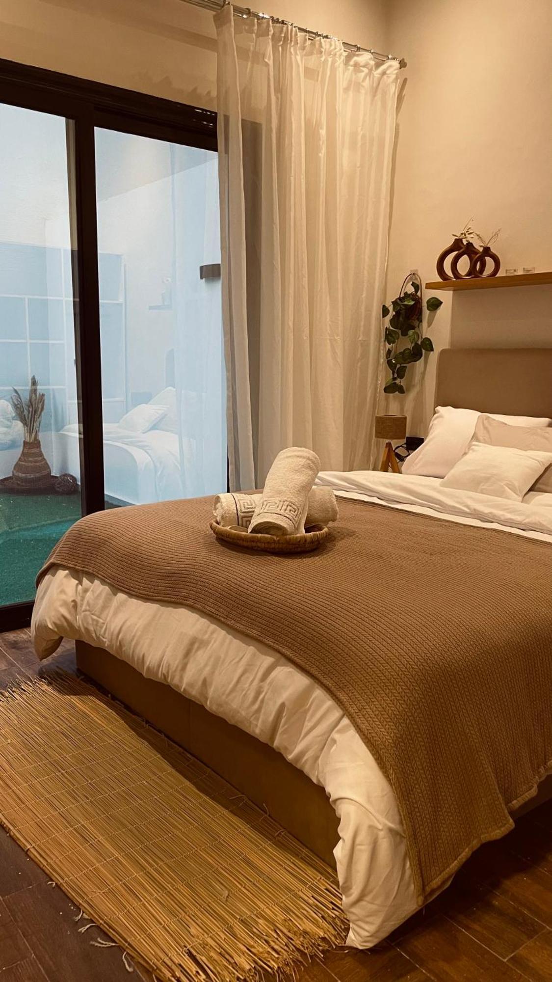 Boho With Private Garden In New Cairo