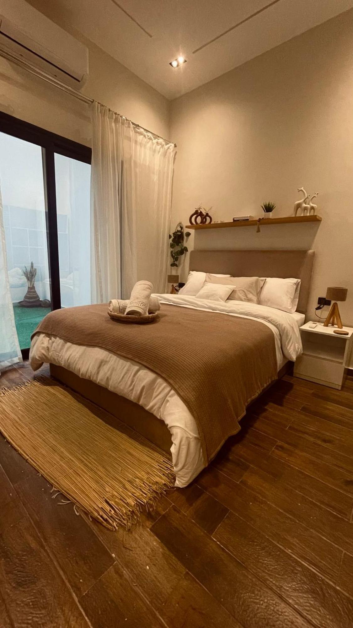 Apartment Boho With Private Garden In New Cairo