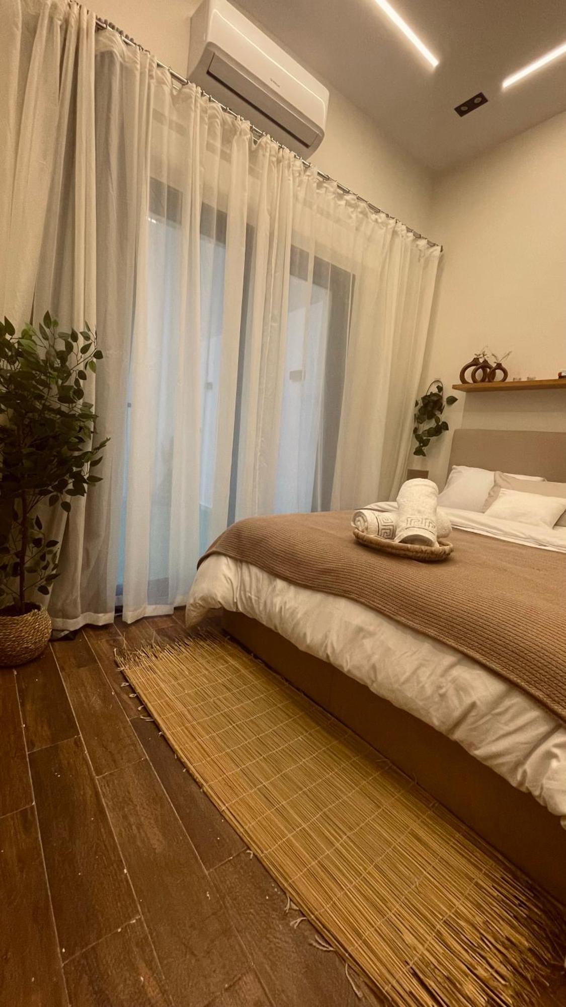 Boho With Private Garden In New Apartment
